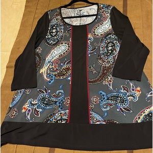 Beautiful Tunic NWOT